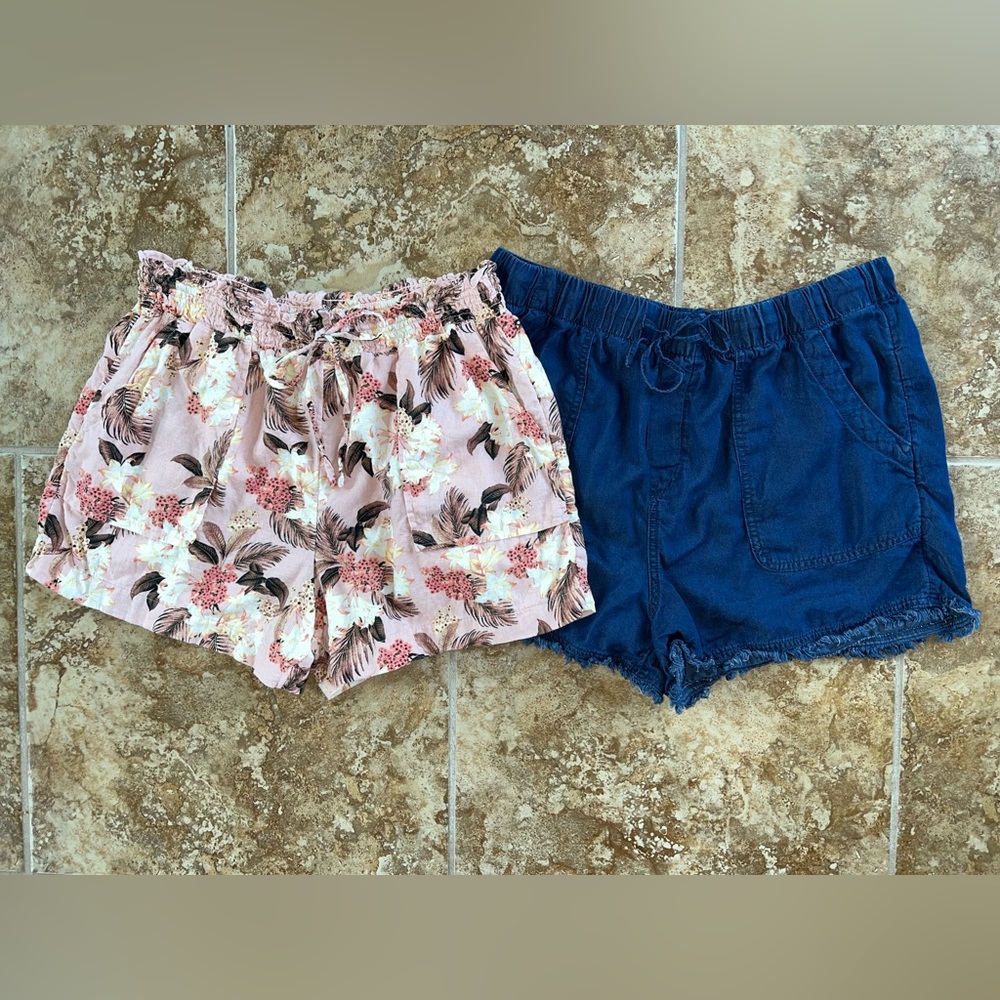 Time and Tru Shorts Bundle Women’s Size 12-14 Floral and Blue Denim